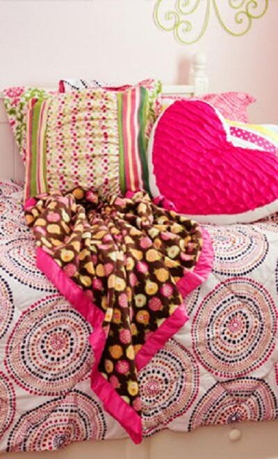 Beyond the Tie Fleece Blanket Tutorial Beyond the Tie Fleece Blanket Tutorial