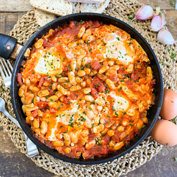 Spanish Beans Eggs The Ultimate One-pan Skillet Recipe Spanish Beans & Eggs | The Ultimate One-pan Skillet Recipe