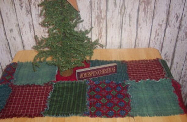 Christmas Quilted Table Runner Christmas Quilted Table Runner