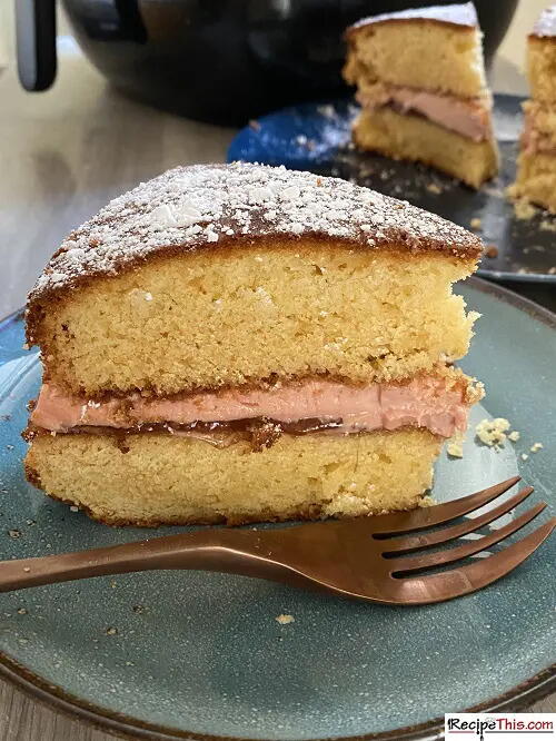 Victoria Sponge Cake In Air Fryer Victoria Sponge Cake In Air Fryer