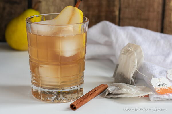 Spiced Pear & Bourbon Ice Tea Cocktail