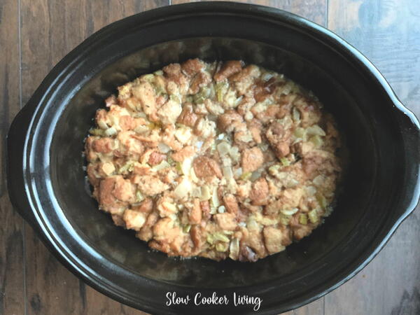 Easy Slow Cooker Stuffing Easy Slow Cooker Stuffing
