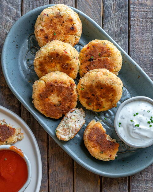 Easy Salmon Patties Recipe 2-ways keto Gluten-free Paleo Whole30 Easy Salmon Patties Recipe 2-ways (keto | Gluten-free | Paleo | Whole30)