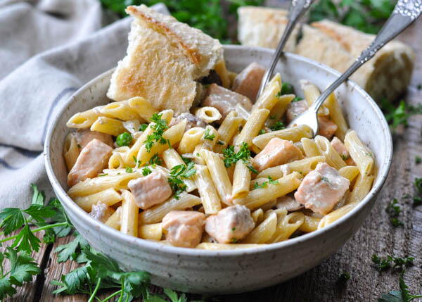 Salmon Pasta With Garlic Cream Sauce Salmon Pasta With Garlic Cream Sauce