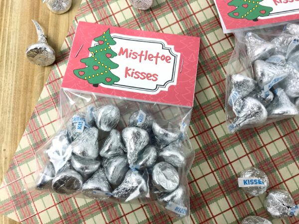 Mistletoe Kisses Treat Bags Mistletoe Kisses Treat Bags