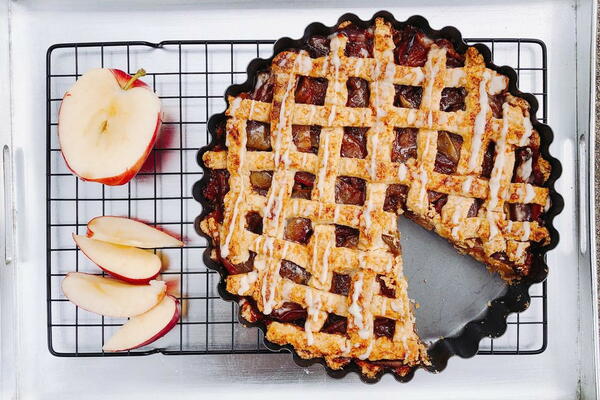 Drunken Apple Pie With Bourbon Drizzle Drunken Apple Pie With Bourbon Drizzle