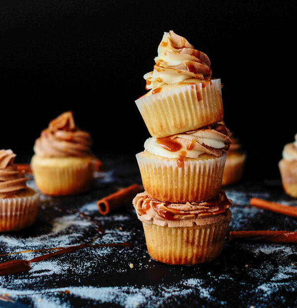 Easy Snickerdoodle Cupcake With Homemade Caramel Sauce Easy Snickerdoodle Cupcake With Homemade Caramel Sauce