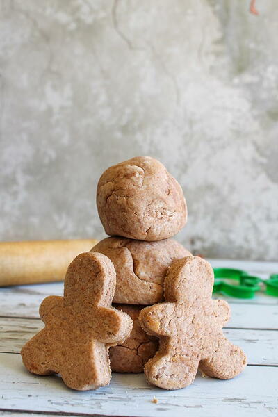 Easy Gingerbread Scented Playdough Recipe