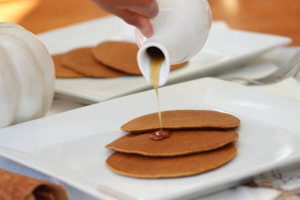 Delicious Grain-free Pumpkin Spice Pancakes Delicious Grain-free Pumpkin Spice Pancakes