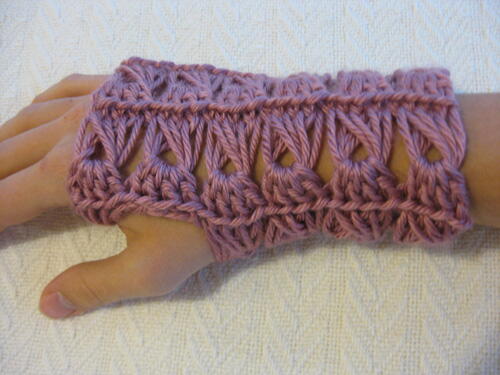 Broomstick Lace Fingerless Gloves Broomstick Lace Fingerless Gloves