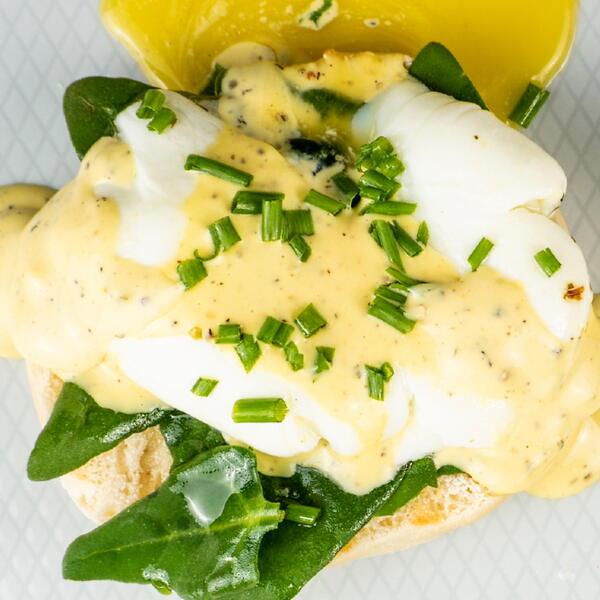 Poached Eggs With Mock Barnaise Sauce Poached Eggs With Mock Béarnaise Sauce