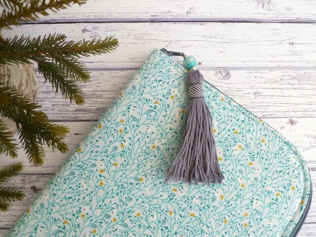 Throwback Thursday Free Pattern- Easy Laptop Case Throwback Thursday Free Pattern- Easy Laptop Case