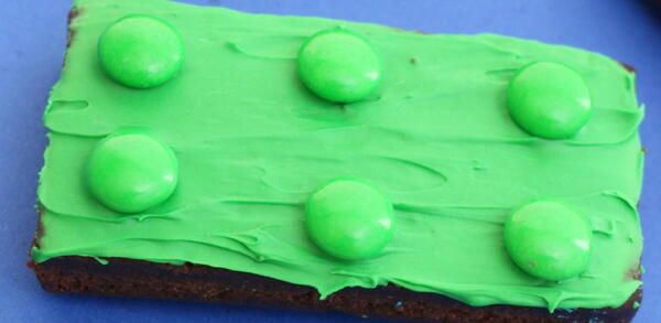 Super Easy Lego Brownies Super Easy Lego Brownies