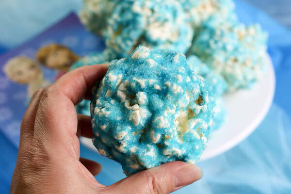White Chocolate Popcorn Balls White Chocolate Popcorn Balls