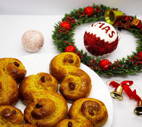 Traditional Swedish St Lucia Saffron Buns lussekatter Traditional Swedish St. Lucia Saffron Buns (lussekatter)