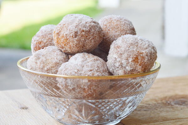 Cinnamon Sugar Donut Holes Cinnamon Sugar Donut Holes