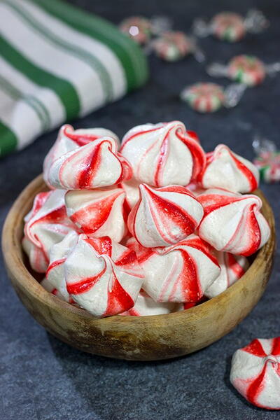 Peppermint Meringues Peppermint Meringues