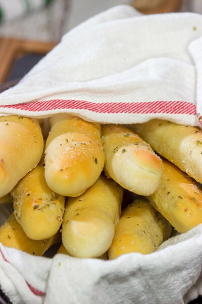 Copycat Olive Garden Breadsticks