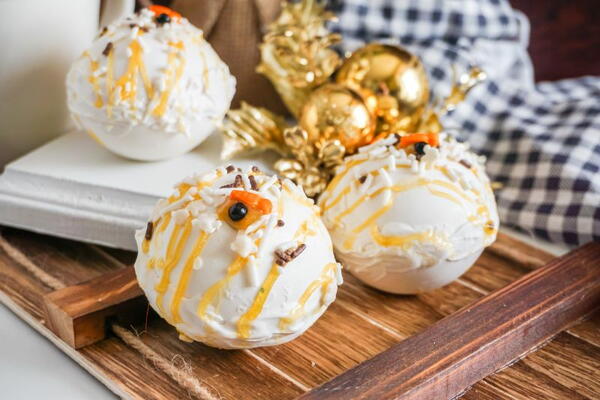 Snowman Hot Cocoa Bombs Snowman Hot Cocoa Bombs