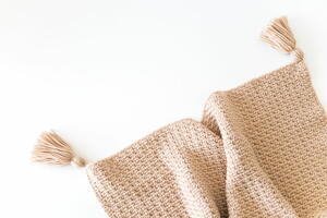 Sablé Throw Blanket With Tassels