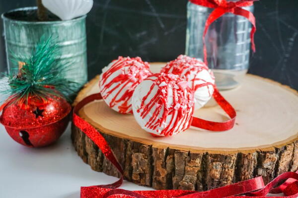 Peppermint Hot Cocoa Bombs Peppermint Hot Cocoa Bombs