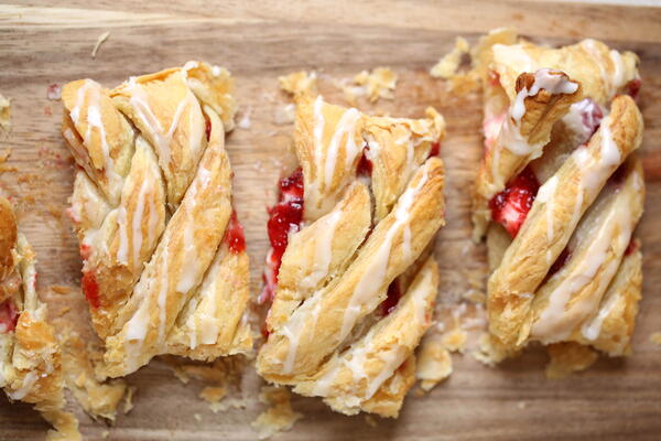 The Easy Way To Make A Delicious Strawberry Danish The Easy Way To Make A Delicious Strawberry Danish