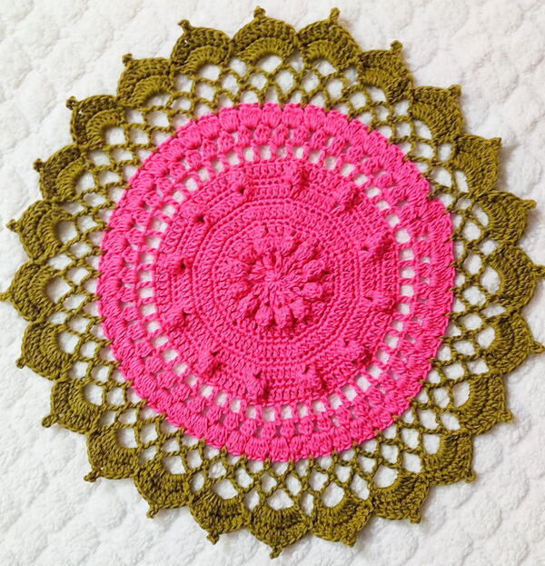 Easy Crochet Round Floral Doily Placemat Easy Crochet Round Floral Doily Placemat