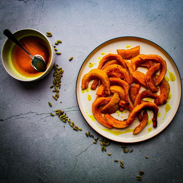 Roasted Kabocha Squash With Cardamom-Infused Oil Roasted Kabocha Squash With Cardamom-Infused Oil