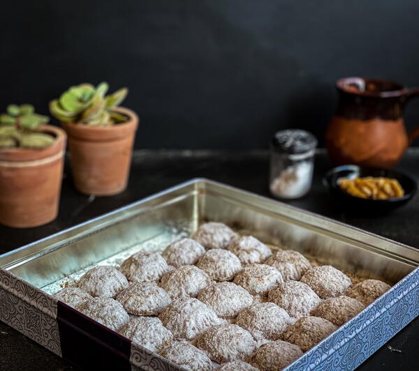 Yummy Light Kahk Stuffed With Walnuts eid Cookies snowball Cookies Yummy Light Kahk Stuffed With Walnuts (eid Cookies) (snowball Cookies)