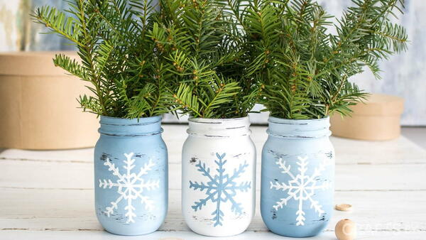 Snowflake Mason Jar Vases