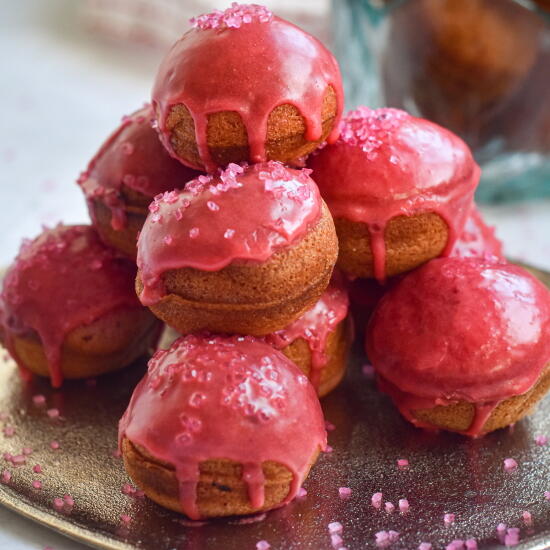 Valentines Day Cake Balls Valentine’s Day Cake Balls