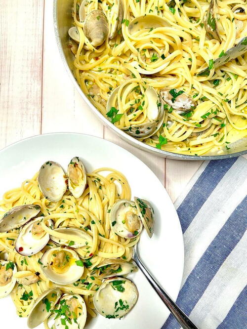 Linguine With Clams - Linguine Alle Vongole Linguine With Clams - Linguine Alle Vongole