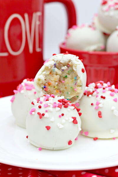 Valentines Day Cake Truffles That Will Make You Swoon Valentines Day Cake Truffles That Will Make You Swoon