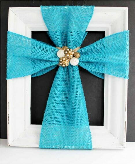 Simple Burlap DIY Cross Decor Simple Burlap DIY Cross Decor