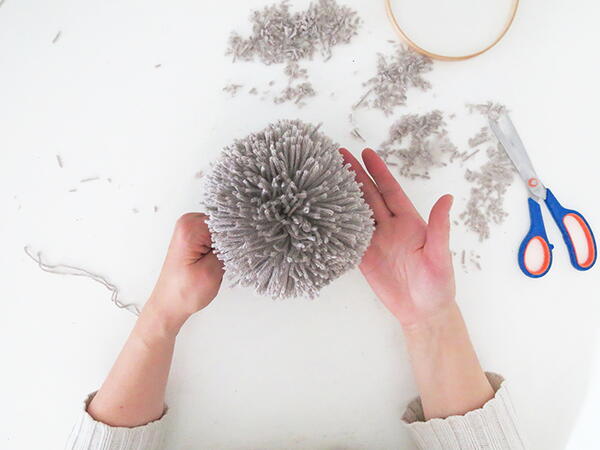 How To Make Giant Pom Poms How To Make Giant Pom Poms