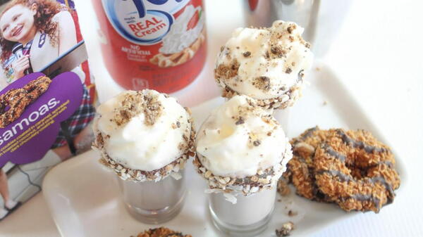 Samoa Cookie Shooter Cocktails Samoa Cookie Shooter Cocktails