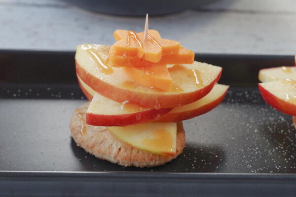 Healthy Caramel Apple Pie Bites Healthy Caramel Apple Pie Bites