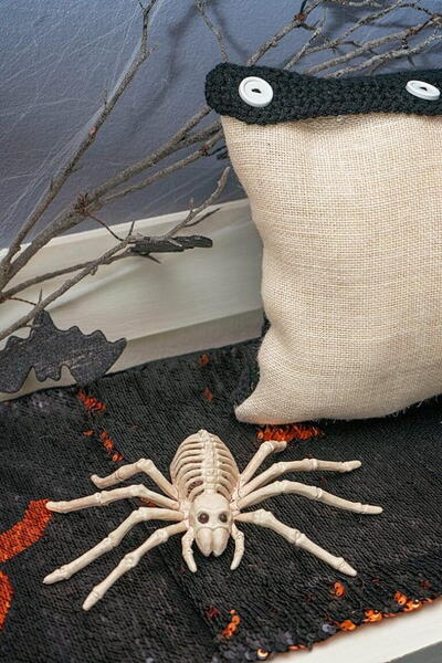 Spooky Crochet Pillow Free Pattern Spooky Crochet Pillow Free Pattern