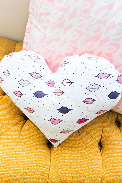 How To Make A Heart Pillow How To Make A Heart Pillow