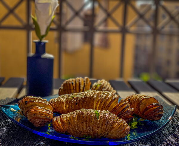 Simple And Crispy Hasselback Potatoes Simple And Crispy Hasselback Potatoes