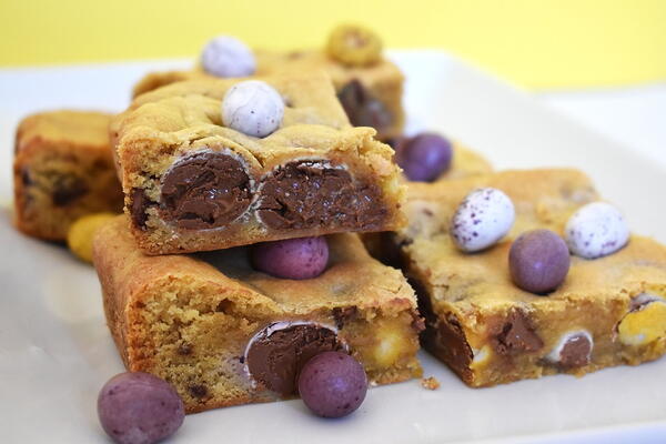 Mini Egg Cookie Bars Mini Egg Cookie Bars