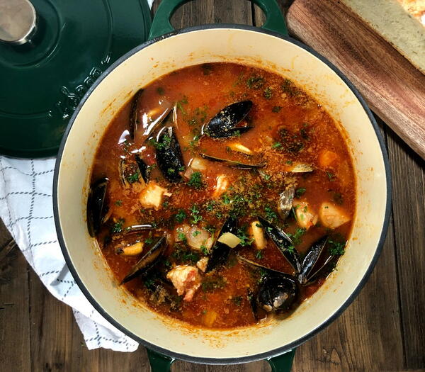 Easy Cioppino Seafood Soup