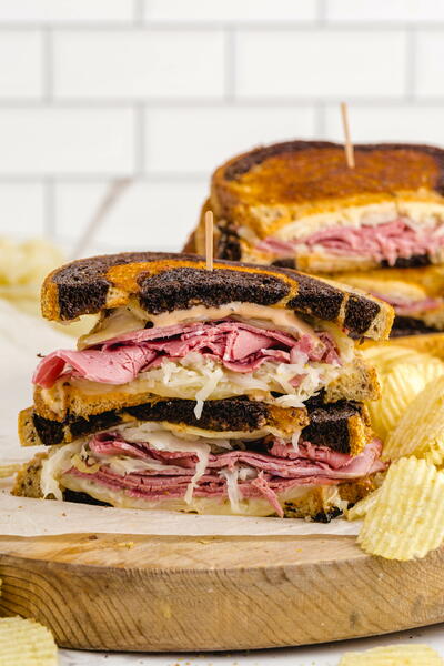 Reuben Sandwich Reuben Sandwich