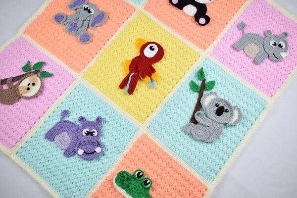 Crochet Safari Themed Baby Blanket With Appliques Crochet Safari Themed Baby Blanket With Appliques