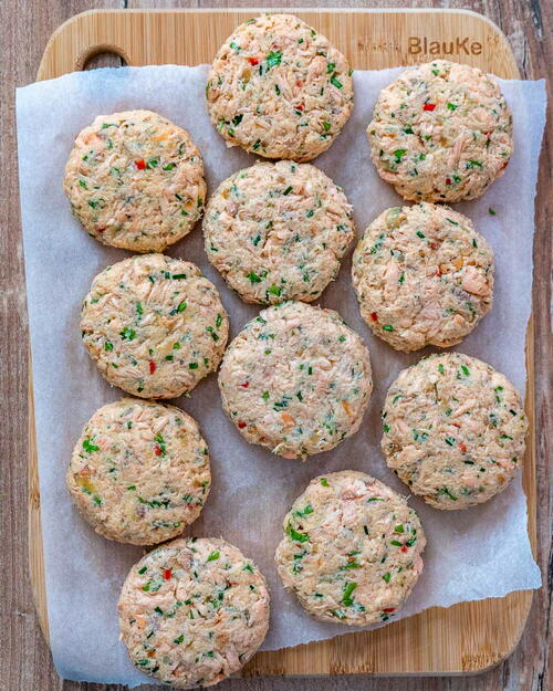 Easy Salmon Patties Recipe 2-ways keto Gluten-free Paleo Whole30 Easy Salmon Patties Recipe 2-ways (keto | Gluten-free | Paleo | Whole30)