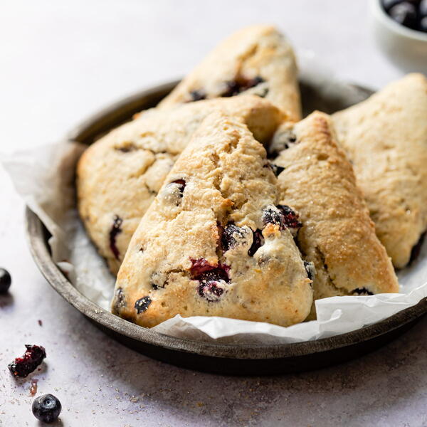 Easy Fluffy Blueberry Scones Easy & Fluffy Blueberry Scones