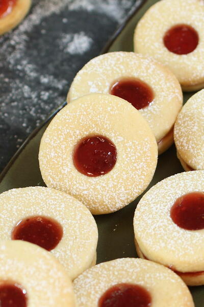 Homemade Jammie Dodgers Homemade Jammie Dodgers