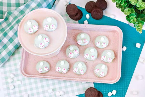 Bunny Butt Easter Chocolate Dipped Oreos Bunny Butt Easter Chocolate Dipped Oreos