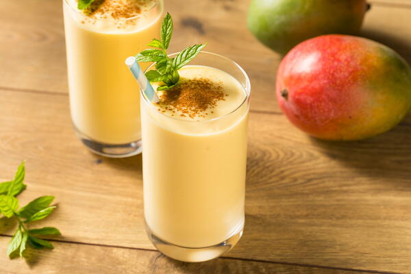 Fresh Mango Smoothie With Yogurt Fresh Mango Smoothie With Yogurt