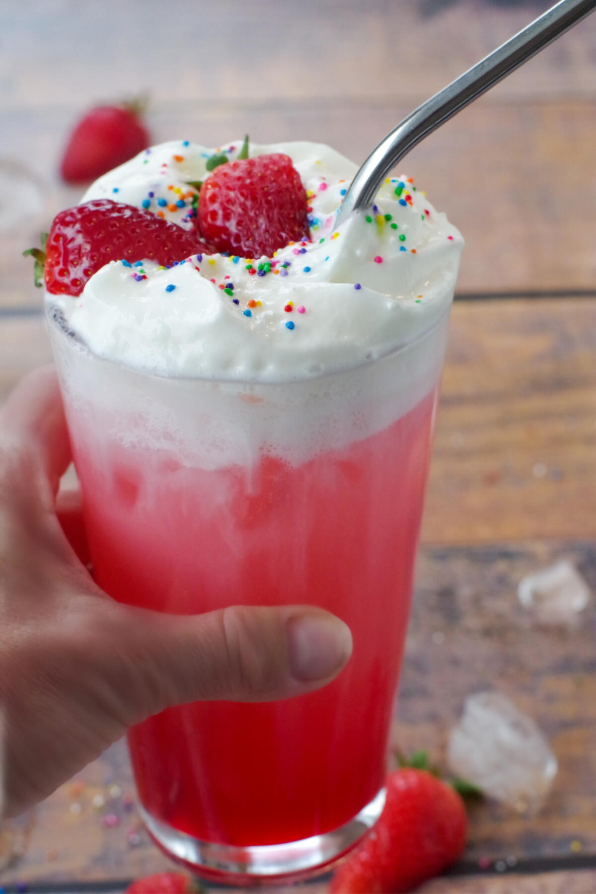 Strawberry italian soda Strawberry Italian Soda | RecipeLion.com